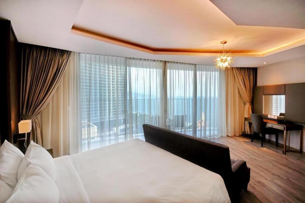 Luxury Seaview Panorama Nha Trang By Luna Exteriör bild