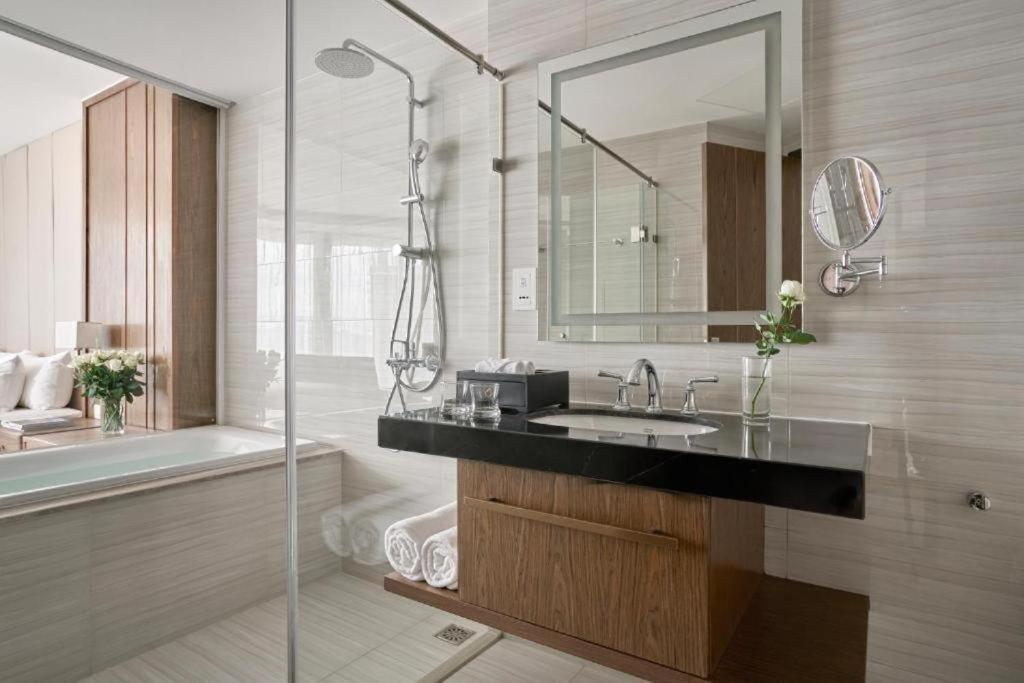 Luxury Seaview Panorama Nha Trang By Luna Exteriör bild